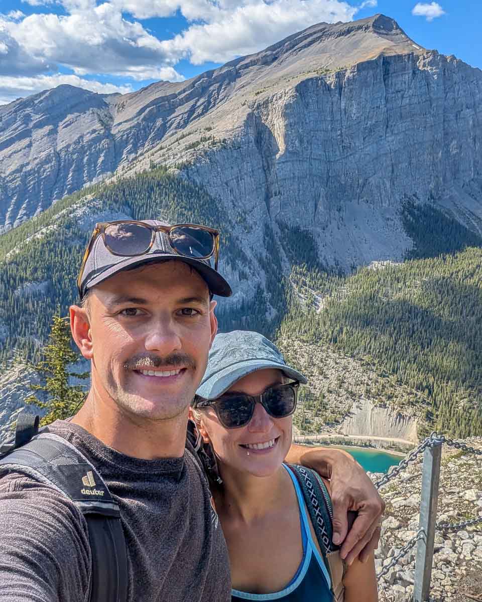 Hiking Ha Ling trail in Canada (7)