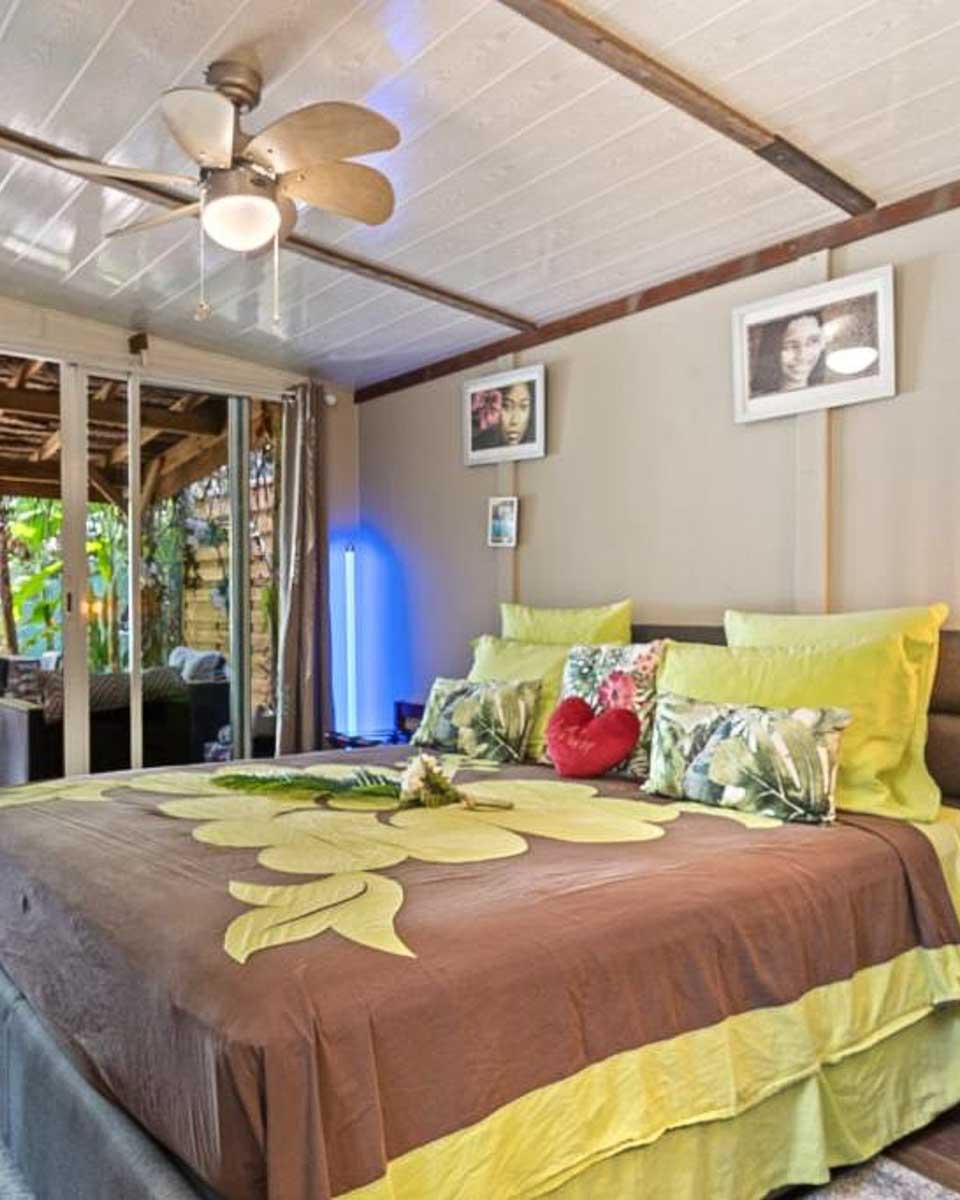 Fare Oaoa Haapiti Moorea, French Polynesia (1)